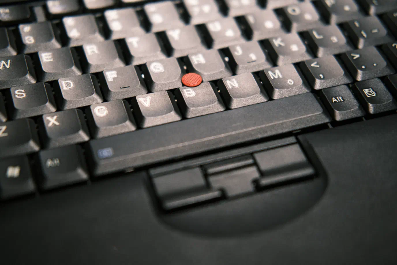 A ThinkPad X60T keyboard highlighting the TrackPoint A ThinkPad X60T keyboard highlighting the TrackPoint